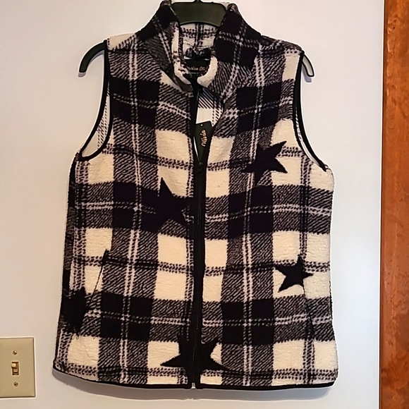 Marissa Olivia Tops - NWT Marissa Olivia black & off white western fleece vest M